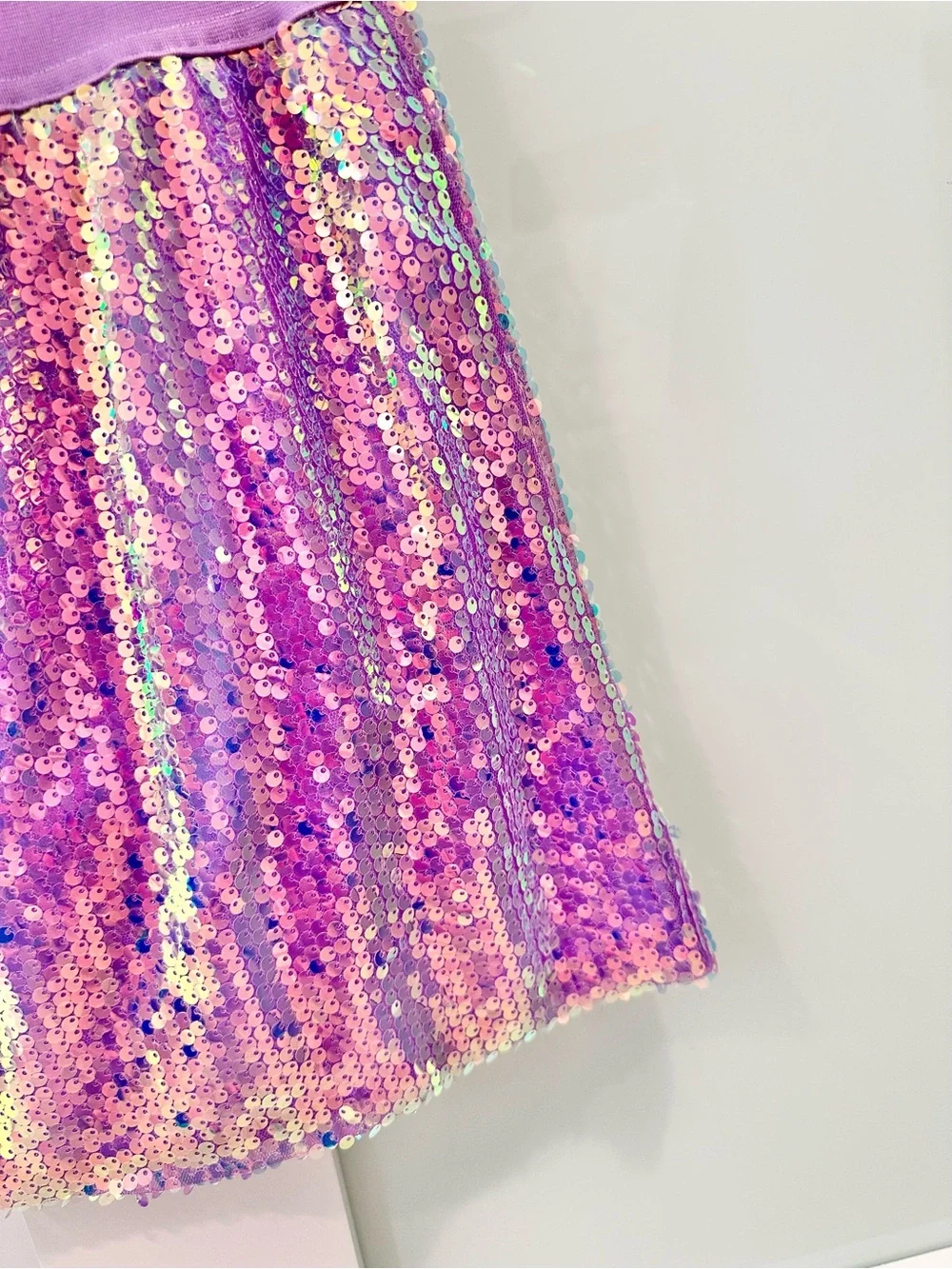 NWT Iridescent Lilac Sequin Skirt 💜✨